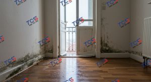 Thấm dột từ ban công chung cư làm hư hại nội thất