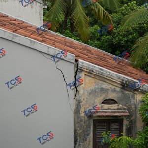 Khe tiếp giáp nứt